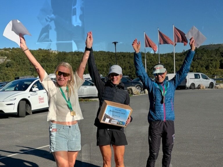 Sølvi Kristiansen på pallen i Bodøryggen 49 km fjelløp